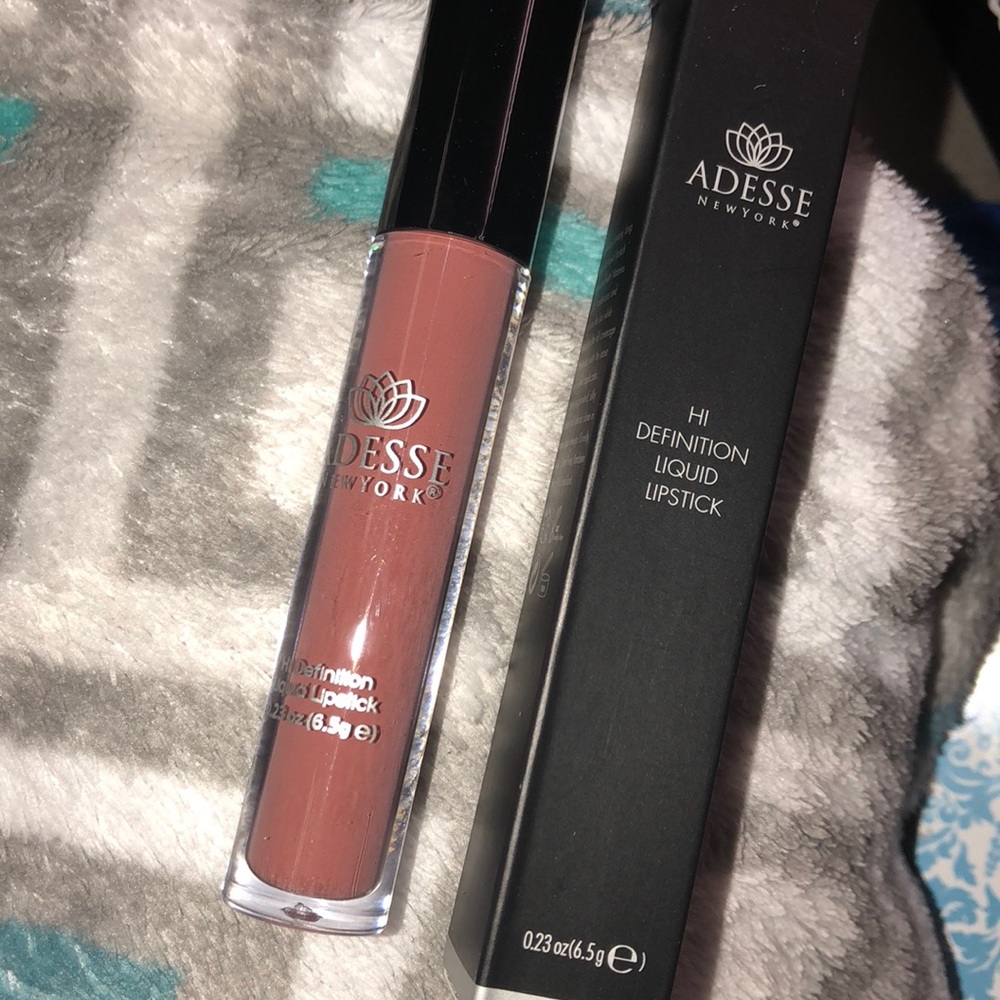 Adesse hi definition liquid lipstick NEW